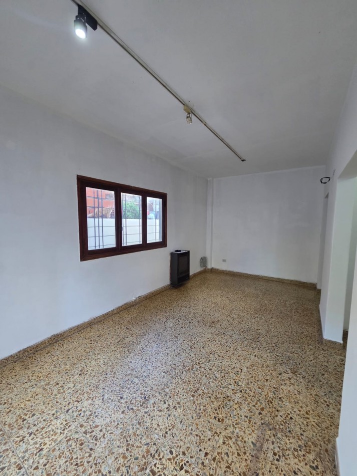 ALQUILER PH CASA TRES AMBIENTES PATIO JARDIN SAN MIGUEL MUÑIZ CENTRO