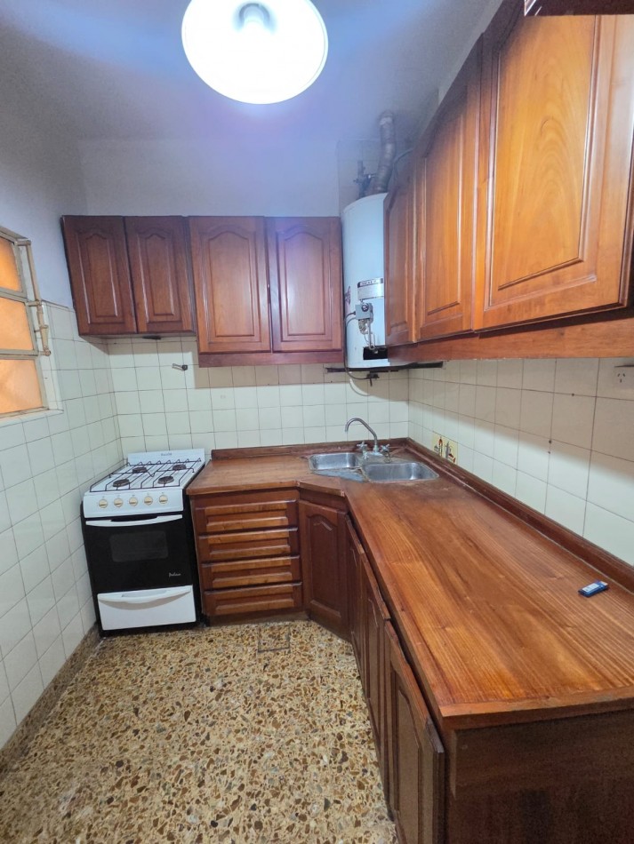 ALQUILER PH CASA TRES AMBIENTES PATIO JARDIN SAN MIGUEL MUÑIZ CENTRO