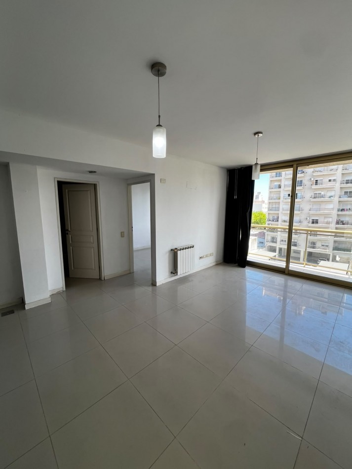 ALQUILER DOS AMBIENTES CON BALCON, COCHERA BAULERA SAN MIGUEL CENTRO