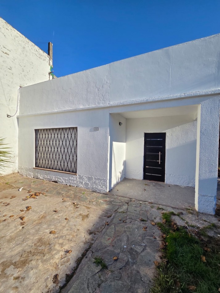 alquiler casa tres ambientes con patio y cochera san miguel