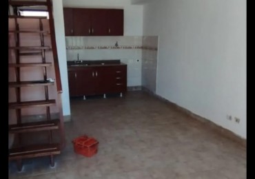 VENTA APTO CREDITO DUPLEX DOS AMBIENTES CON PATIO