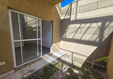 VENTA TRES AMBIENTES CON PATIO Y COCHERA JOSE C PAZ