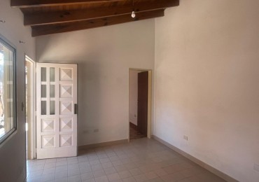 ALQUILER DOS AMBIENTES CON PATIO VILLA DE MAYO
