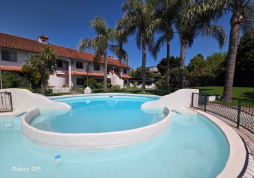 VENTA APTO CREDITO TRES AMBIENTES COCHERA JARDIN PATIO PILETA MUÑIZ SAN MIGUEL