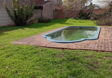 VENTA CASA CON PILETA EN POLVORINES