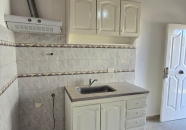 Alquiler tres ambientes patio jose c. Paz