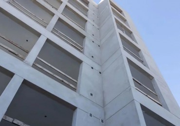 VENTA POZO A ESTRENAR DOS AMBIENTES COCHERA BALCON HURLINGHAM EMILIA II